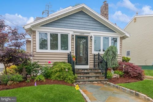 2309 49th St, PENNSAUKEN, NJ, 08110-1904 | Card Image