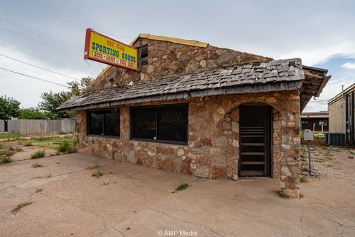 1027 17th St, Anson, TX, 79501-5201 | Card Image