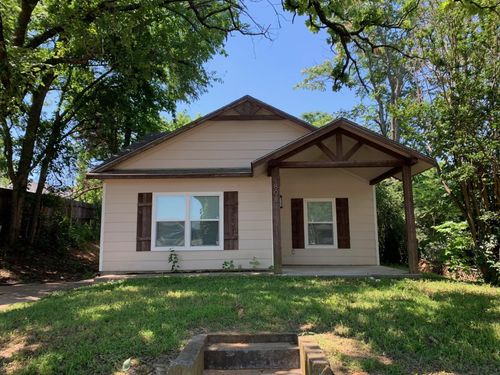 808 W Hull St, Denison, TX, 75020-5043 | Card Image