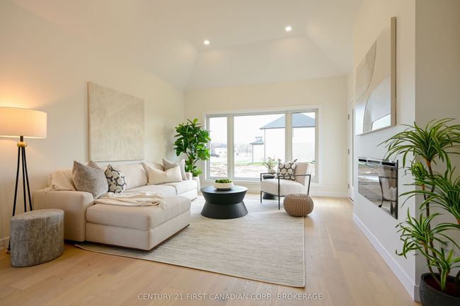 6709 Hayward Dr, House attached with 2 bedrooms, 2 bathrooms and 1 parking in London ON | Image 6