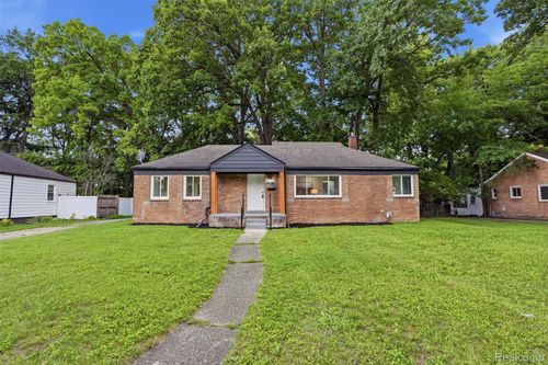 21161 Westhampton St, Oak Park, MI, 48237-2711 | Card Image