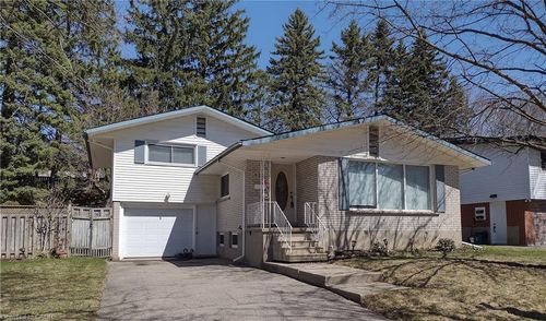 132 Forest Hill Dr, Kitchener, ON, N2M4G3 | Card Image