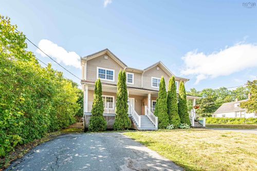 256 Highland Ave, Windsor, NS, B0N2T0 | Card Image