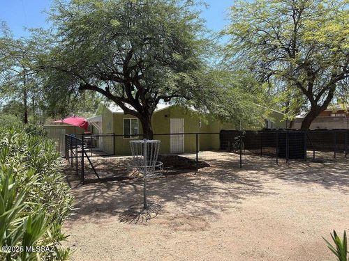 2050-2020-2050 N Vine Ave, Tucson, AZ, 85719-3652 | Card Image