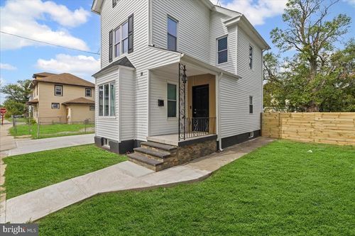 21 W Adams St, PAULSBORO, NJ, 08066-1304 | Card Image