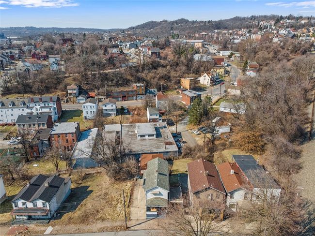537 6 Th St, House other with 5 bedrooms, 3 bathrooms and 3 parking in Braddock PA | Image 35