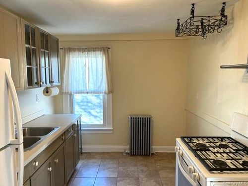 apt-31-114 Main St, Northport, NY, 11768-1724 | Card Image