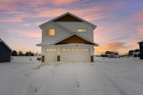 4634 9th St Ne, Saint Cloud, MN, 56304-9452 | Card Image