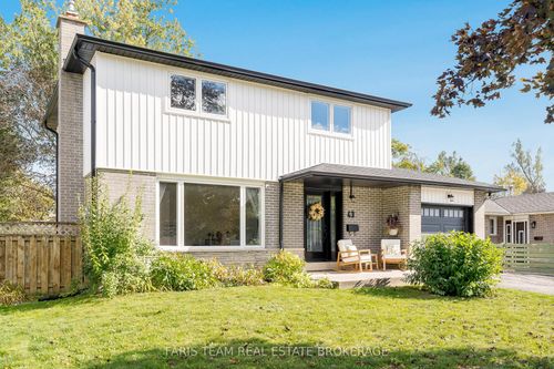 43 Jeffrey St, Barrie, ON, L4M4L4 | Card Image