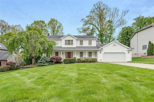 5901 Sharon Dr, Youngstown, OH, 44512-3728 | Card Image