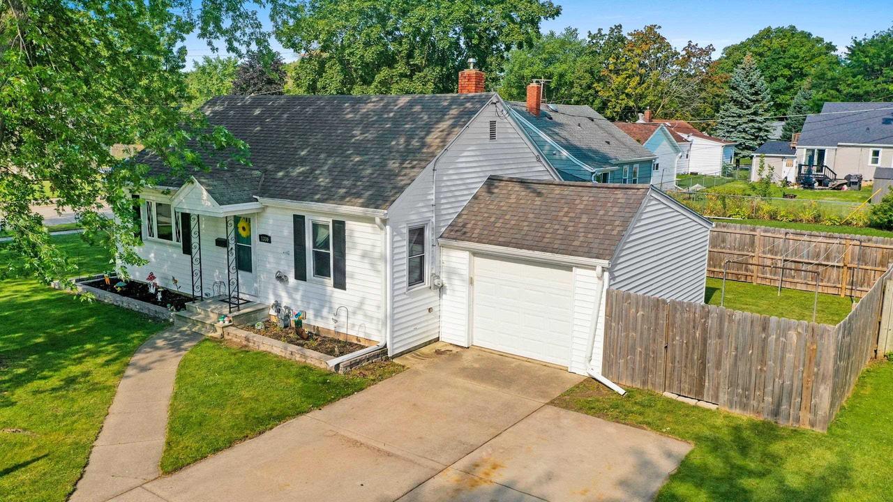 Wirtz Ave, Green Bay, WI 54304