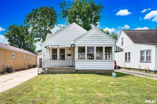 914 Prince St, Pekin, IL, 61554-4866 | Card Image