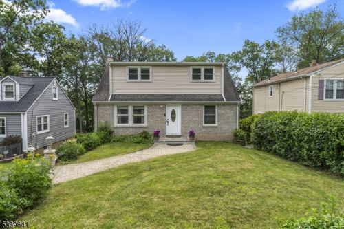 109 Interhaven Ave, North Plainfield, NJ, 07060-3639 | Card Image