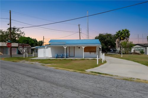 100 E Huisache St, Falfurrias, TX, 78355-3610 | Card Image