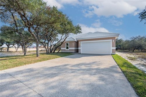 24 Saint Andrews Pl, Rockport, TX, 78382-6981 | Card Image
