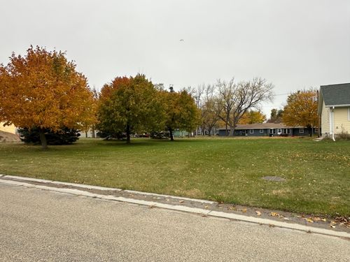304 Mueller Dr, Hendricks, MN, 56136-4070 | Card Image