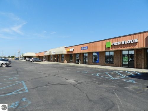867 Us Highway 31 S, Traverse City, MI, 49685-8716 | Card Image