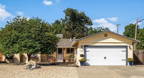 6337 Rushmore Dr, Sacramento, CA, 95842-2840 | Card Image
