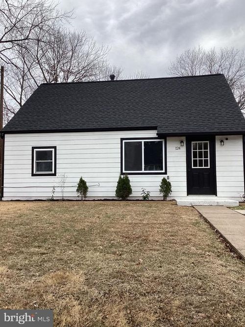 124 Baker St, MANASSAS PARK, VA, 20111-2077 | Card Image