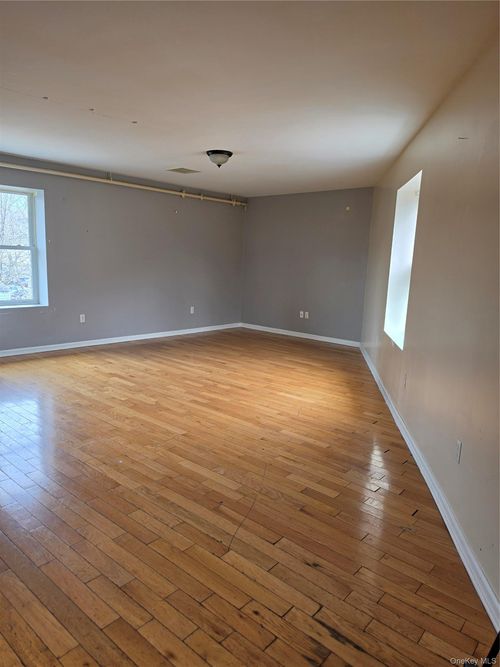 205-13 Lake St, Monroe, NY, 10950-3576 | Card Image