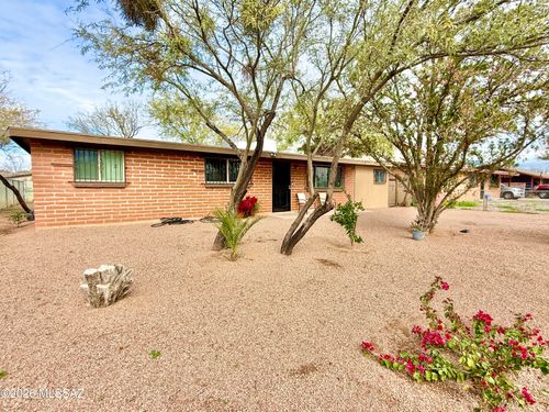 148 W Pastime Road, Tucson, AZ, 85705 | Card Image