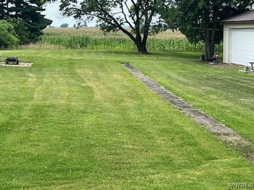 13469 Lake St, Chaffee, NY, 14030-9433 | Card Image