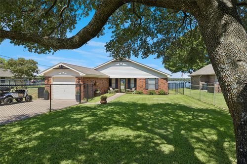 4001 Apache Trail Ct, Granbury, TX, 76048-6118 | Card Image