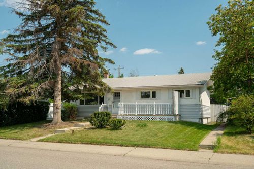 11 Hollyburn Road Sw, Calgary, AB, T2V3H2 | Card Image