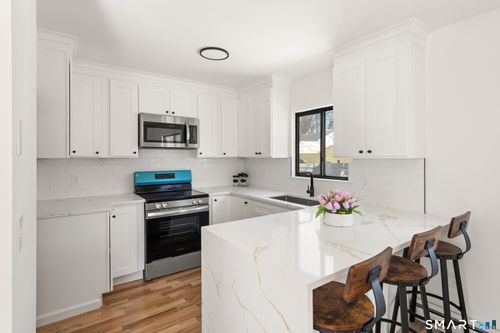 21-60 Lawn Avenue, Stamford, CT, 06902 | Card Image