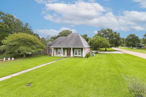 33876 Cypress Bluff Dr, Denham Springs, LA, 70706-1935 | Card Image