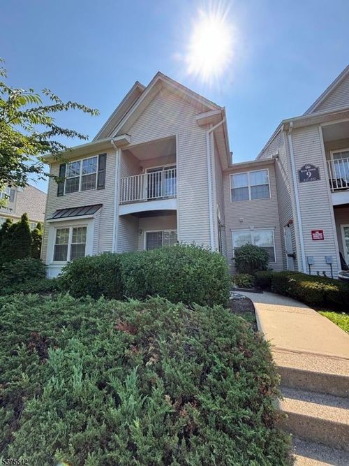 218-218 Cambridge Ct, Clifton, NJ, 07014-1376 | Card Image