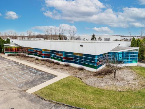 901 Highview Dr, Webberville, MI, 48892-9270 | Card Image