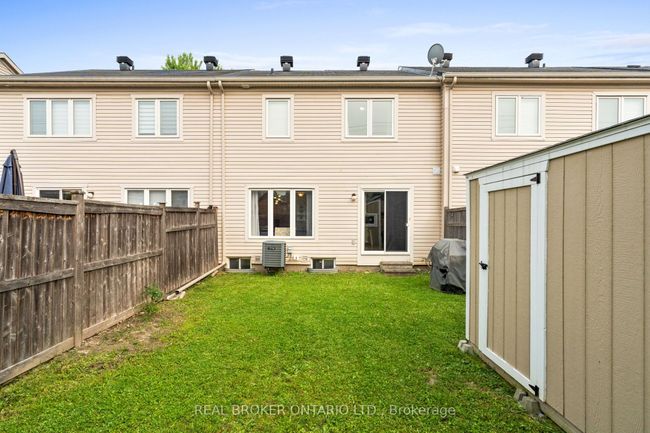 427 Vendevale Ave, House attached with 3 bedrooms, 2 bathrooms and 1 parking in Stittsville ON | Image 31