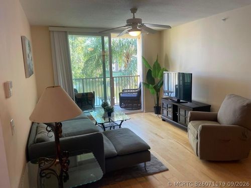 712 Villa Cir, Boynton Beach, FL, 33435-8914 | Card Image