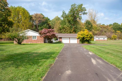 4129 E Snow Rd, Berrien Springs, MI, 49103-9644 | Card Image