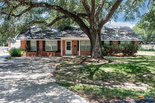 402 Dundee St, Victoria, TX, 77904-2875 | Card Image