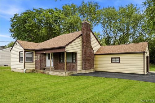 738 Upper Mountain Rd, Lewiston, NY, 14092-2145 | Card Image