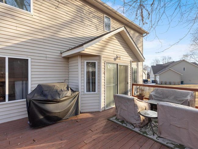 The deck allows for plenty of space | Image 6