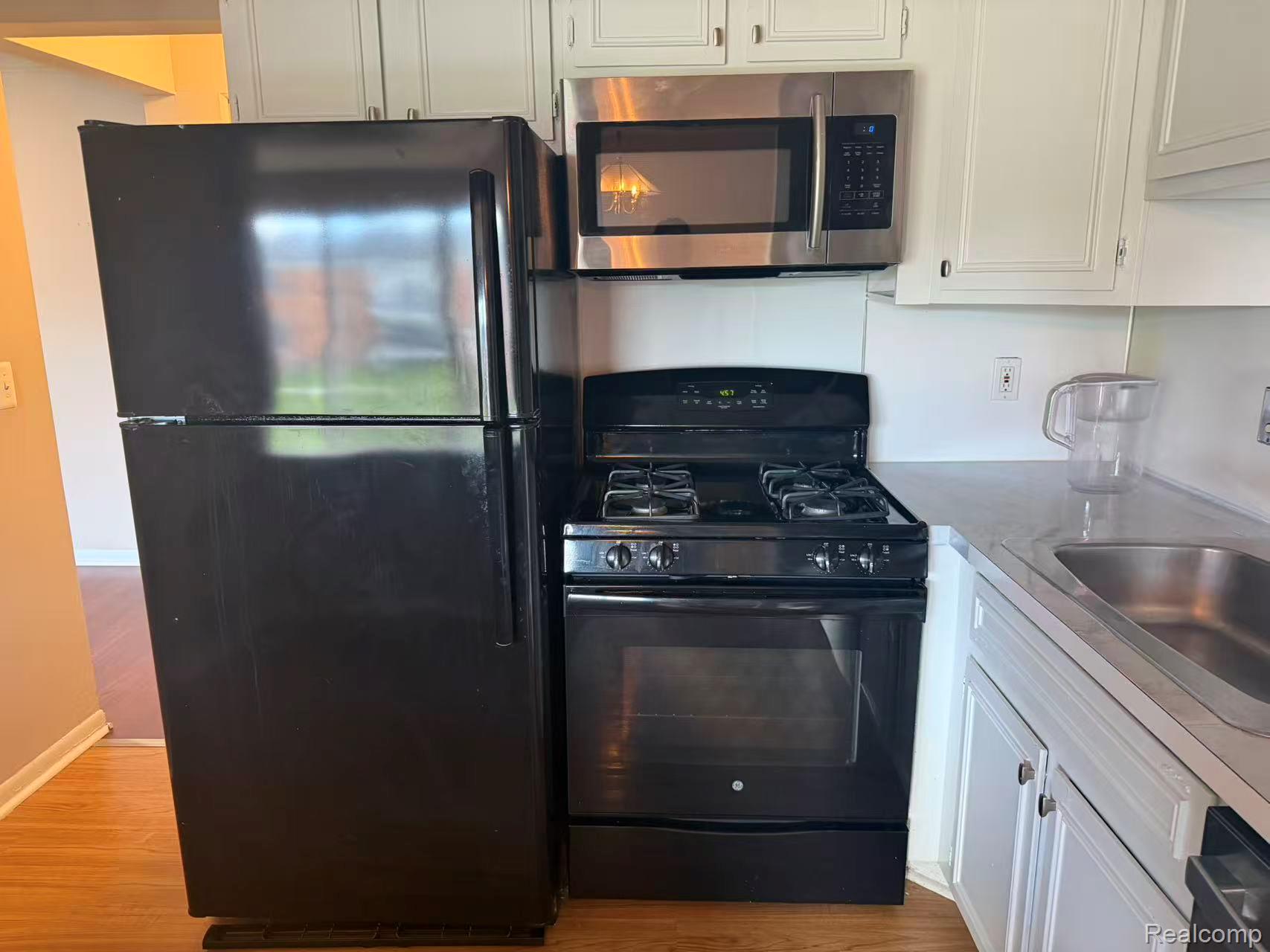 Residential Lease in Bloomfield Charter Township 5