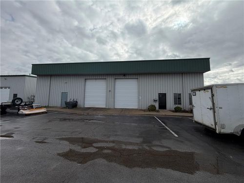 ste-g-6603 G Royal St, Pleasant Valley, MO, 64068-8721 | Card Image