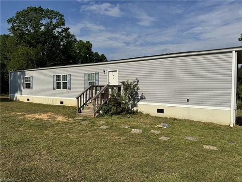 3673 Nc 66 Hwy N, Westfield, NC, 27053-7150 | Card Image