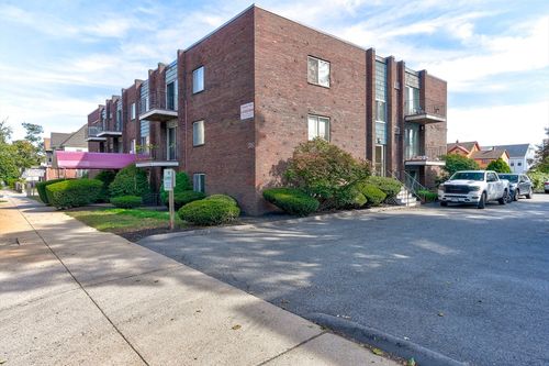 apt-17-426 Pleasant St, Malden, MA, 02148-8137 | Card Image