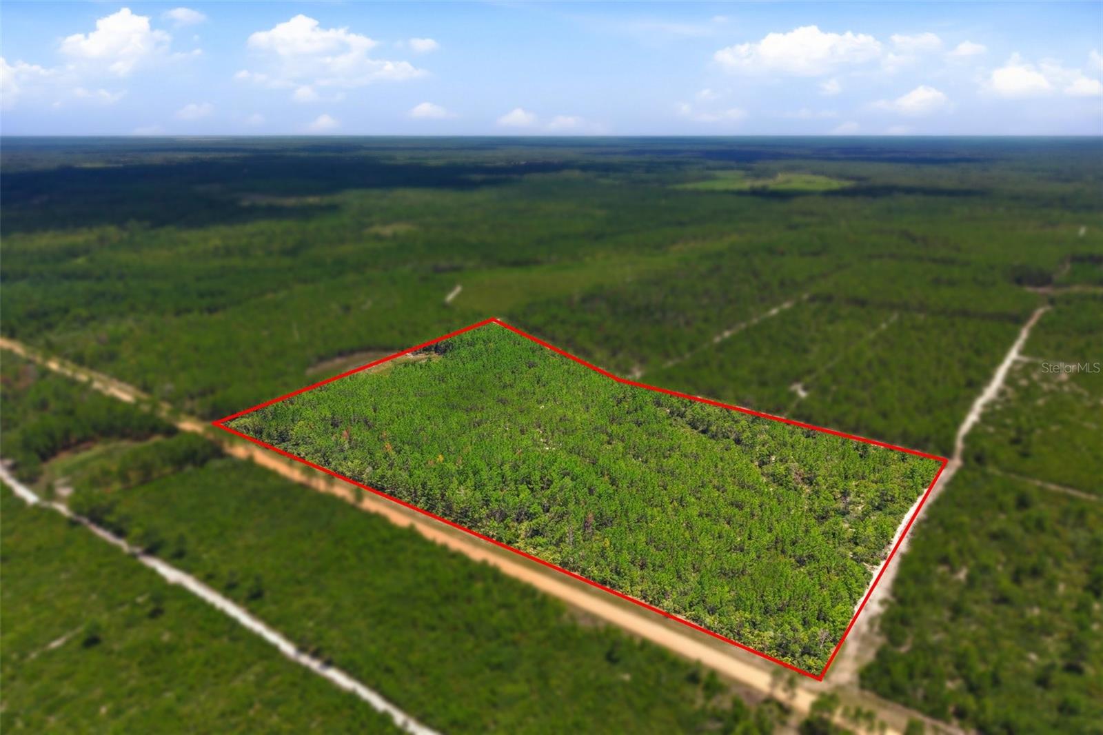 Land in EUSTIS 2