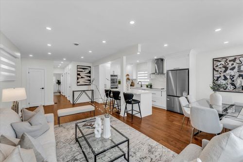 88 Crocus Dr, Scarborough, ON, M1R4T1 | Card Image