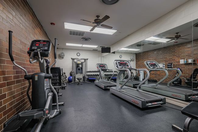 APT-102 - 3801 Appian Way, Home with 2 bedrooms, 2 bathrooms and null parking in Glenview IL | Image 23