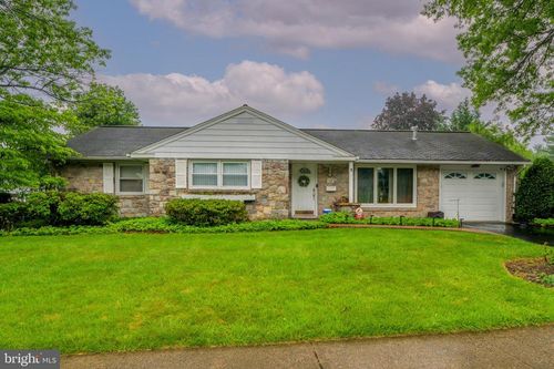 528 Bluebird Rd, LITITZ, PA, 17543-1323 | Card Image
