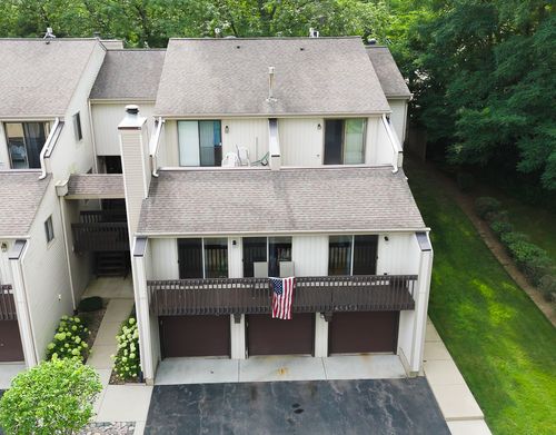 71 White Oaks Rd, Fox Lake, IL, 60020-1535 | Card Image