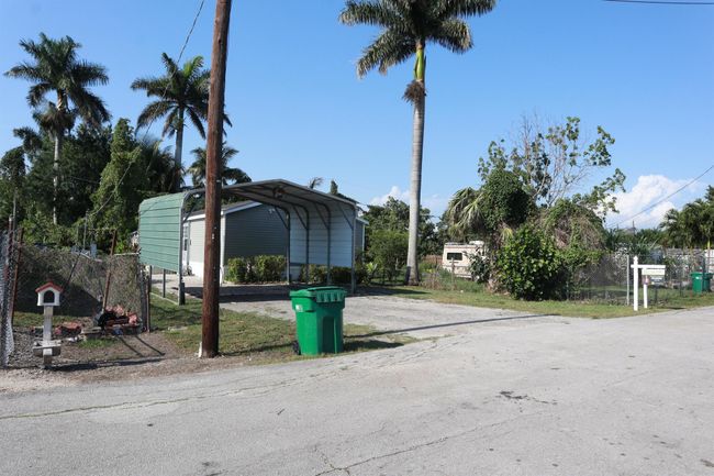 817 E 7 Th St, House other with 3 bedrooms, 2 bathrooms and null parking in Pahokee FL | Image 38
