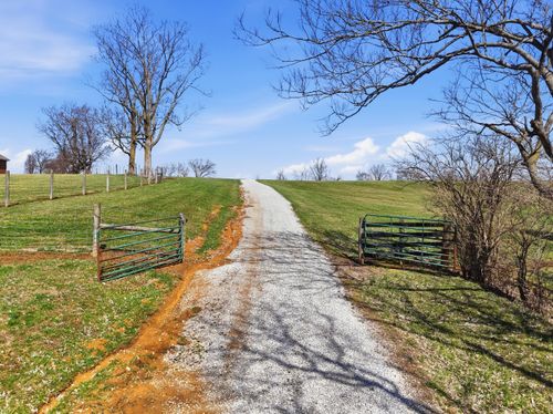 2849 Howards Mill Rd, Mt Sterling, KY, 40353-9030 | Card Image