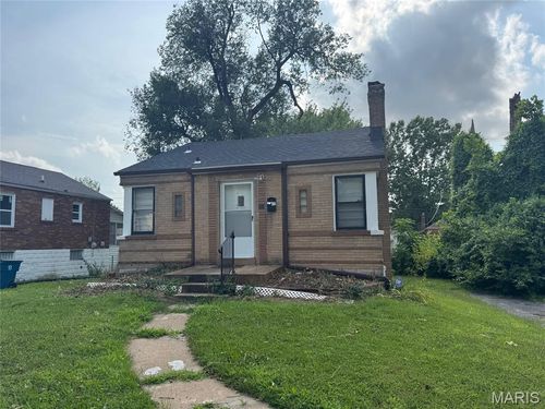 213 Henquin Dr, Ferguson, MO, 63135-1840 | Card Image